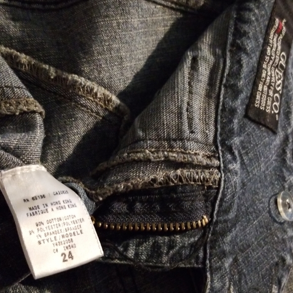 NWOT Awesome Guess Stretch Jeans - Picture 8 of 8